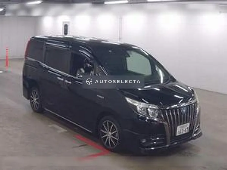 Toyota Esquire 2016, photo 1 of 6