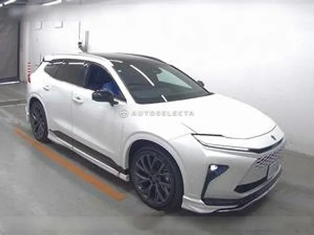 Toyota Crown Estate 2025, auction grade 5