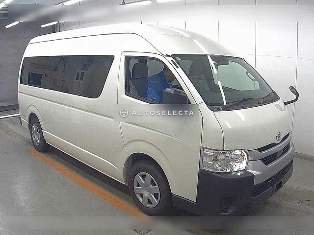Toyota Hiace Commuter 2025, auction grade 6