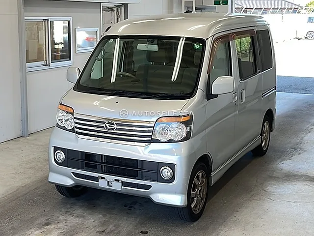 Daihatsu Atrai Wagon 2011, auction grade 3.5