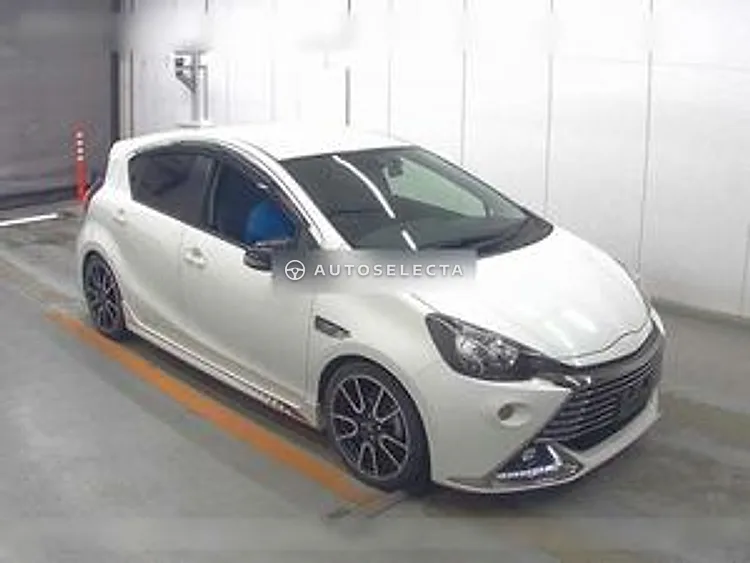 Toyota Aqua 2015, photo 1 of 1