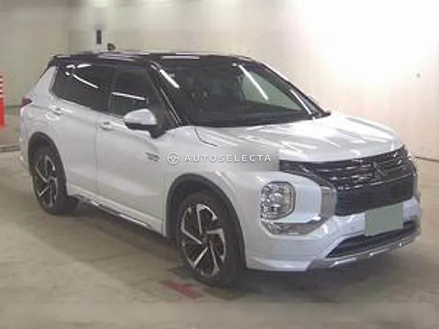Mitsubishi Outlander PHEV 2022, auction grade 4.5