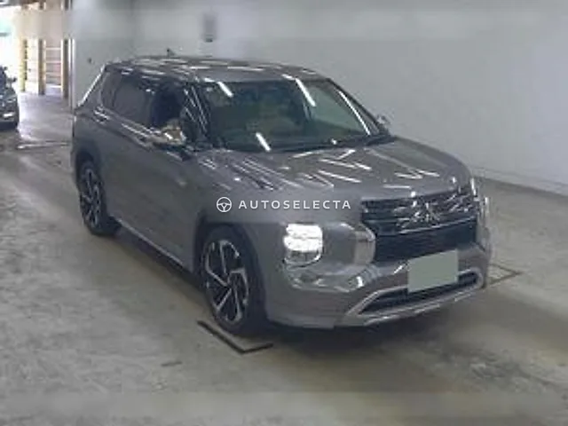 Mitsubishi Outlander PHEV 2022, auction grade R