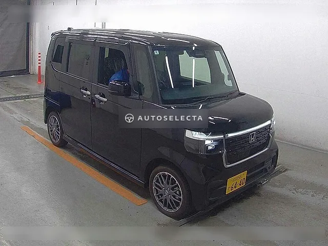 Honda N-BOX Custom 2024, auction grade 4.5