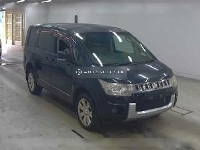 Mitsubishi Delica D:5 2008, auction grade 3.5