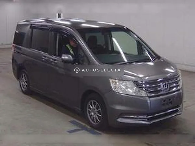Honda Stepwgn 2013, auction grade 3.5