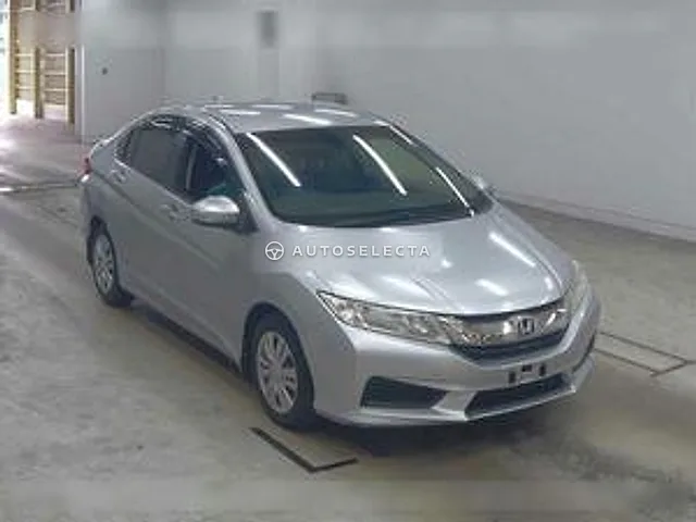 Honda Grace 2015, auction grade 4