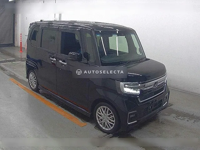 Honda N-BOX Custom 2022, auction grade 4.5