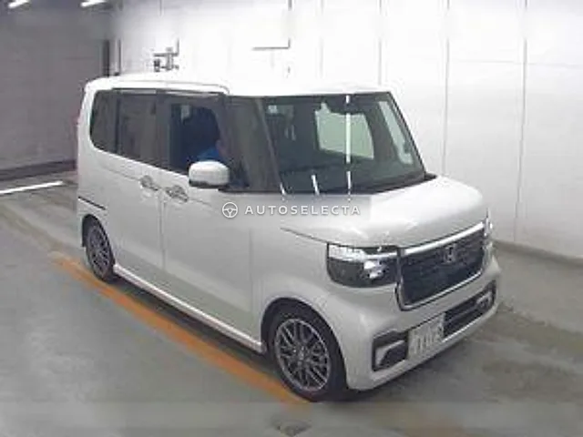 Honda N-BOX Custom 2024, auction grade 4.5