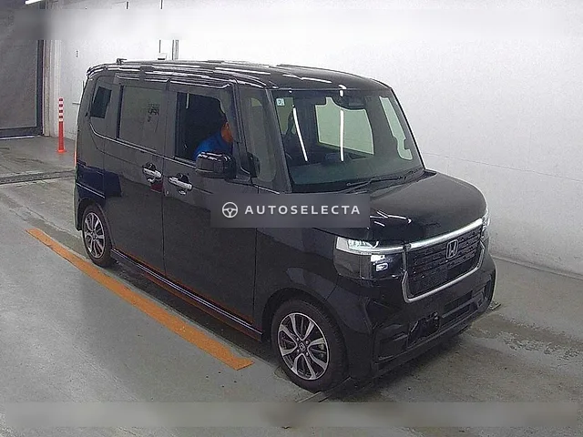 Honda N-BOX Custom 2024, auction grade 4.5