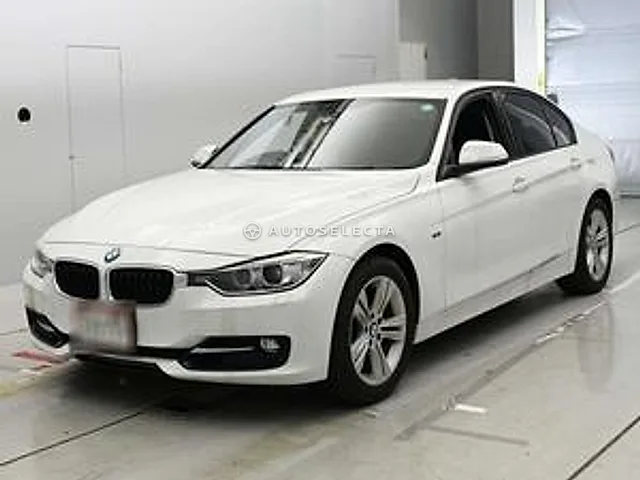 BMW 3 Series 2013, auction grade 4.5