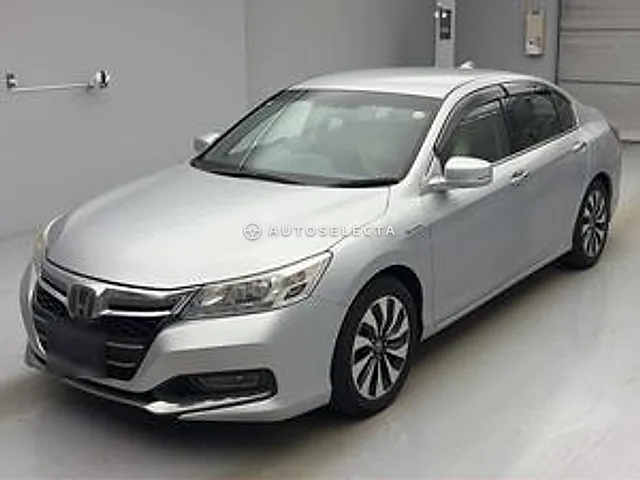 Honda Accord Hybrid 2013, auction grade 3.5