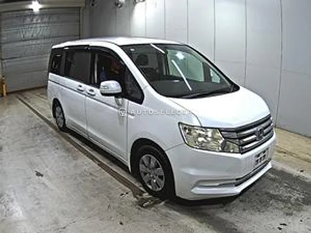 Honda Stepwgn 2013, auction grade 3.5