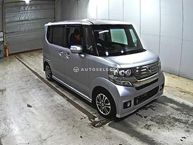 Honda N-BOX Custom 2013, auction grade 4