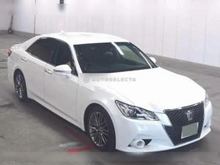 Toyota Crown 2015, photo 1 of 1