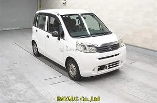 Honda Life 2011, auction grade R
