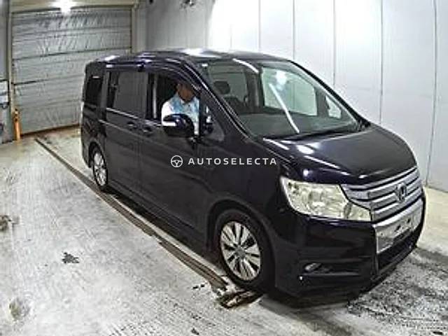 Honda Stepwgn Spada 2009, auction grade 3.5
