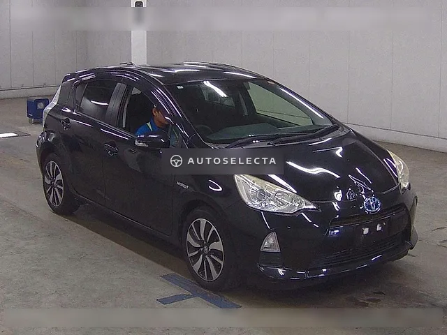 Toyota Aqua 2014, auction grade 3.5