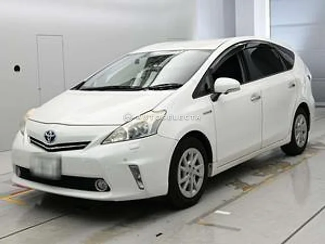 Toyota Prius Alpha 2013, auction grade 3.5