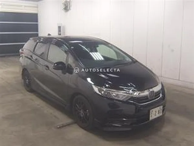 Honda Shuttle 2019, auction grade 3.5
