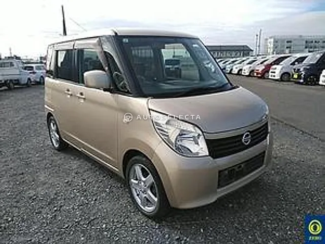 Nissan Roox 2011, auction grade 3.5