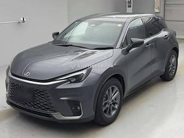 Lexus LBX 2024, auction grade 5