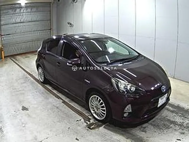 Toyota Aqua 2014, auction grade 3.5