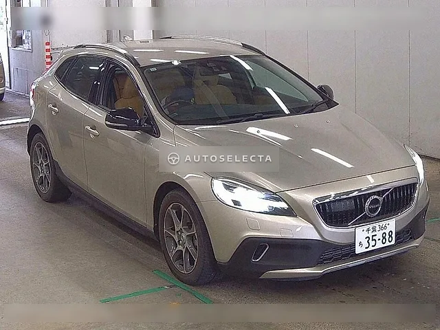 Volvo V40 2017, auction grade 4.5