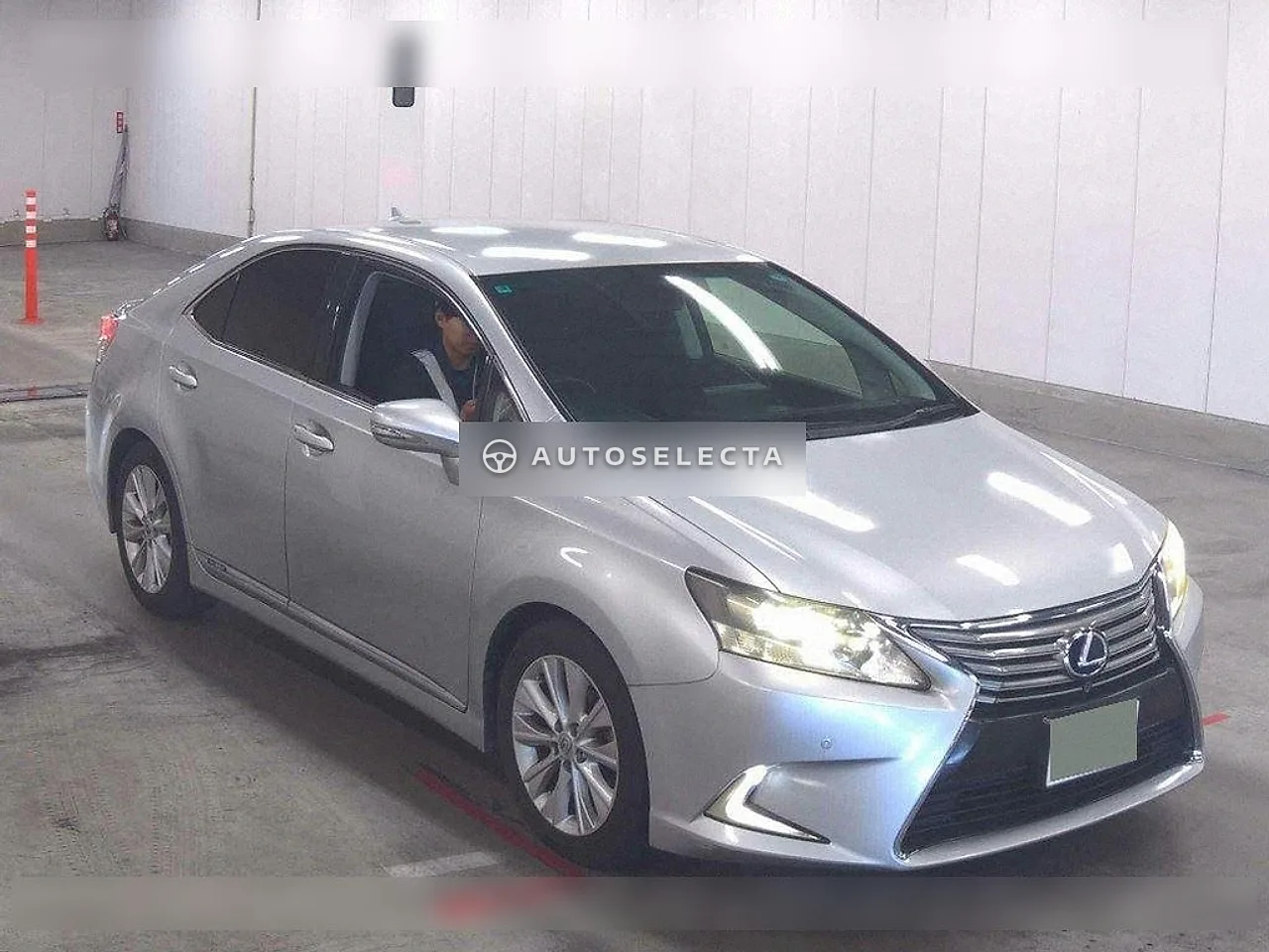 Lexus HS 2013, photo 1 of 6