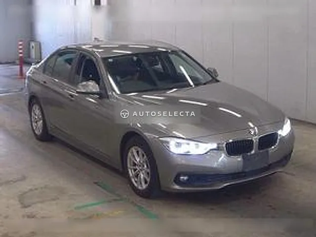 BMW 3 Series 2017, auction grade 4.5