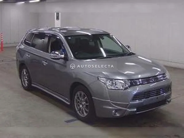 Mitsubishi Outlander PHEV 2014, auction grade 3.5