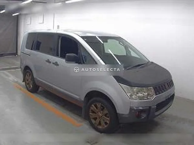 Mitsubishi Delica D:5 2014, auction grade 3.5