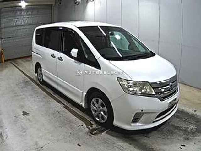 Nissan Serena 2011, auction grade R