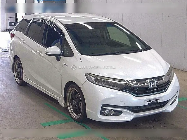 Honda Shuttle 2017, auction grade 3.5