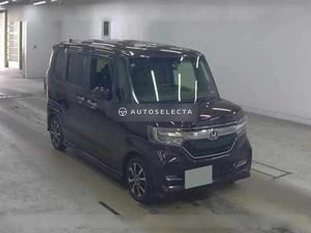 Honda N-BOX Custom 2017, auction grade 3