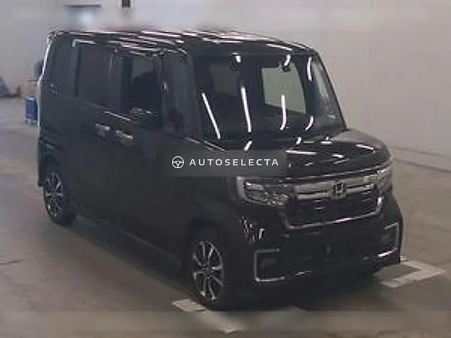Honda N-BOX Custom 2018, auction grade R