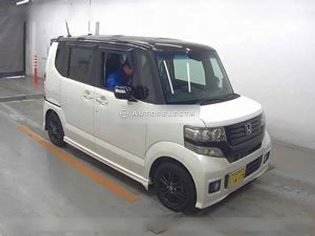 Honda N-BOX Custom 2014, auction grade 4.5