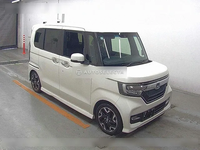 Honda N-BOX Custom 2017, auction grade 4