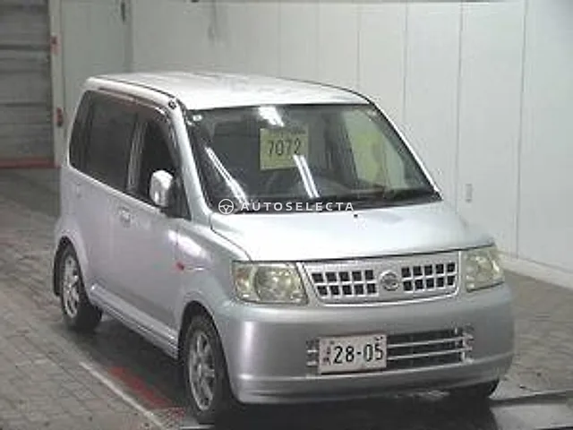 Nissan Otti 2006, auction grade 3.5