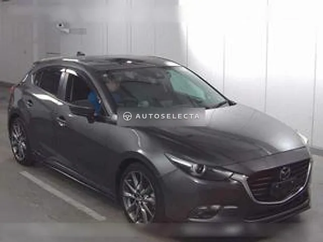 Mazda Axela Sport 2017, auction grade R