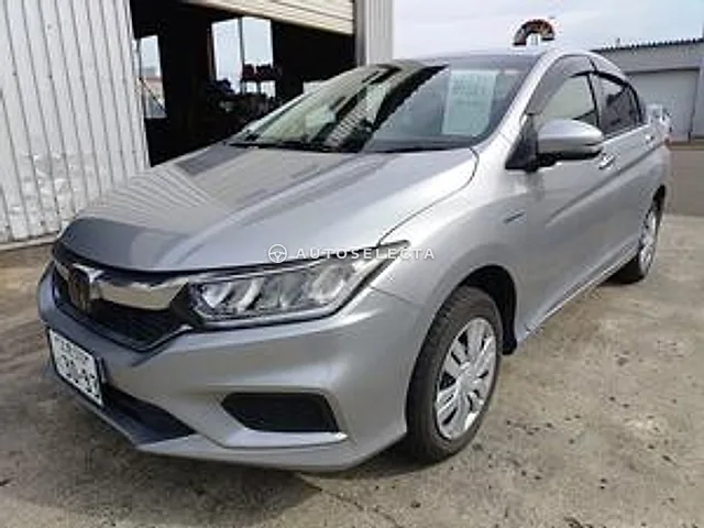 Honda Grace 2018, auction grade 3.5