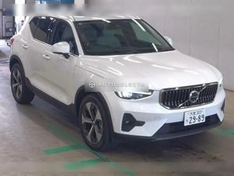 Volvo XC40 2025, photo 1 of 6