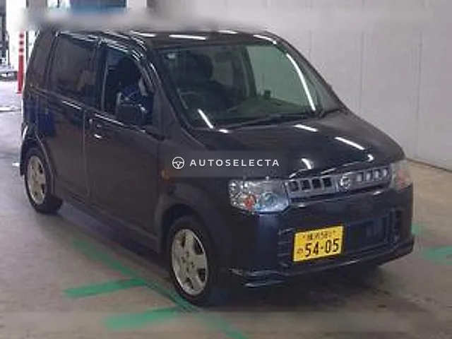 Nissan Otti 2010, auction grade 3.5