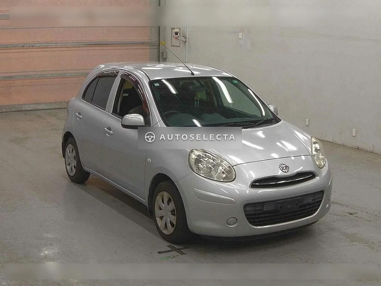 Nissan March 2011, photo 1 of 1
