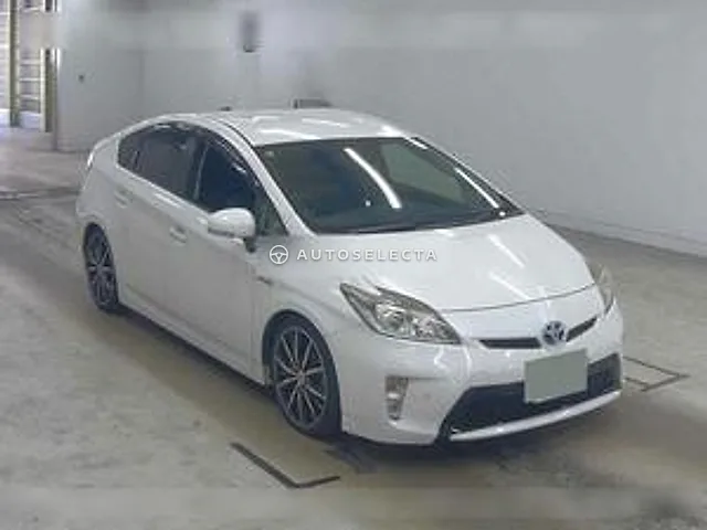 Toyota Prius 2012, auction grade 4