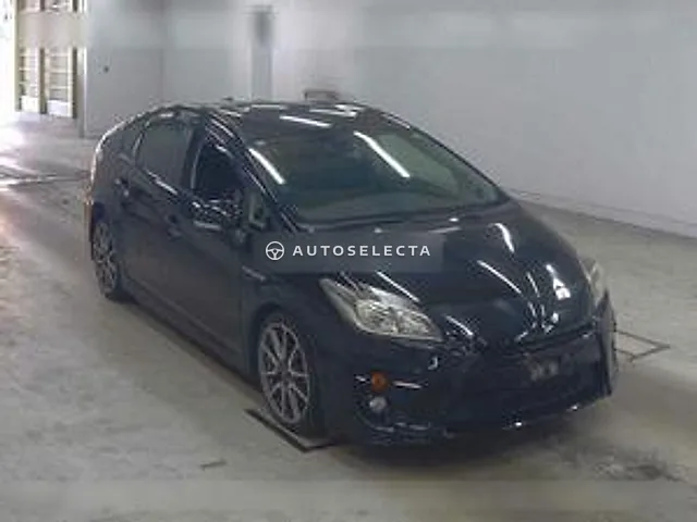 Toyota Prius 2013, auction grade 3.5