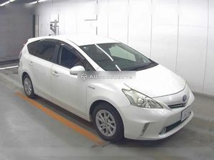 Toyota Prius Alpha 2014, photo 1 of 1