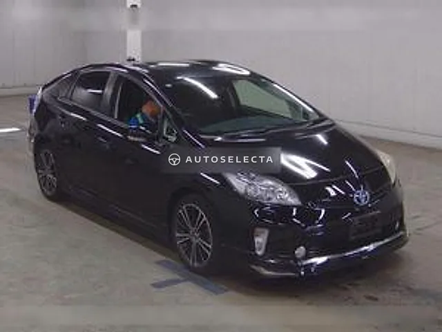 Toyota Prius 2013, auction grade 3.5