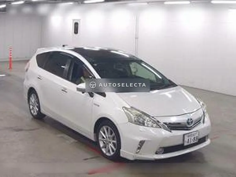 Toyota Prius Alpha 2012, photo 1 of 1