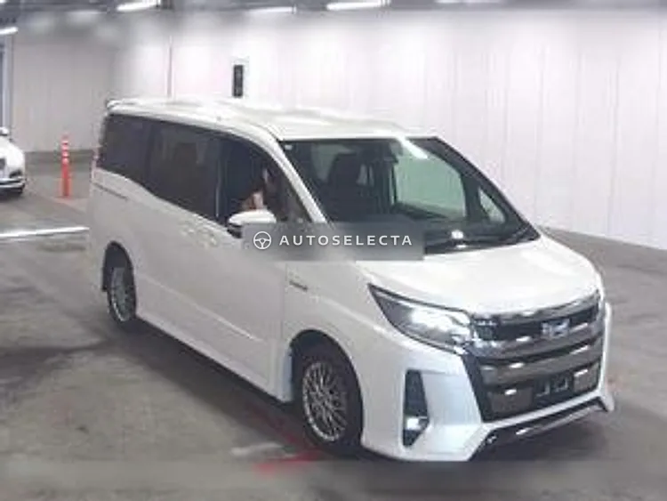 Toyota Noah 2017, photo 1 of 1